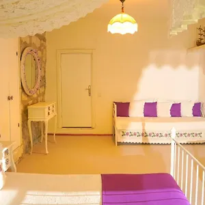 https://aysece-boutique-hotel.hotelsofizmir.com